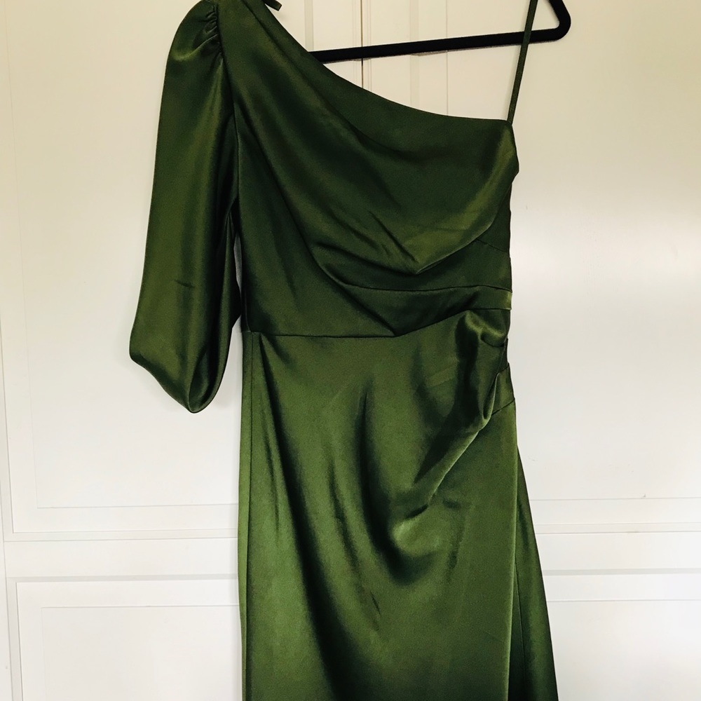 BCBG Maxazria Green One-Shoulder Cocktail Dress
